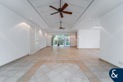 Снять в аренду виллу в Green Community Motor City, Motor City, Дубай: 4 спальни, 399м², № 91526 - фото 3