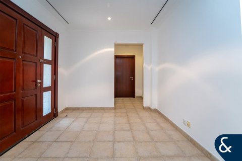 Снять в аренду виллу в Green Community Motor City, Motor City, Дубай: 4 спальни, 399м², № 91526 - фото 17