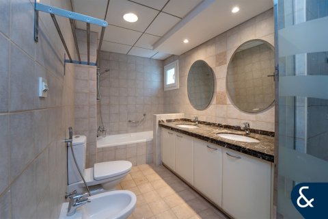 Снять в аренду виллу в Green Community Motor City, Motor City, Дубай: 4 спальни, 399м², № 91526 - фото 12