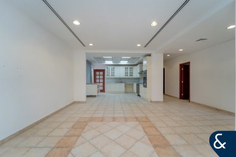 Снять в аренду виллу в Green Community Motor City, Motor City, Дубай: 4 спальни, 399м², № 91526 - фото 7