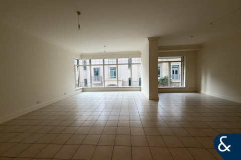 Apartamento en Emaar 6 Towers, Dubai Marina, Dubai, 3 dormitorios, 216 m², № 91530 - foto 2
