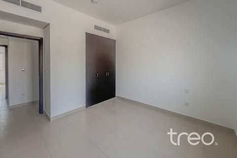 Снять в аренду виллу в Casa Dora, Serena, Дубай: 3 спальни, 200.21м², № 120052 - фото 13