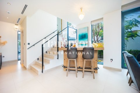 Adosado en Golf Grove, Dubai Hills Estate, Dubai, 3 dormitorios, 295.93971941 m², № 123231 - foto 8