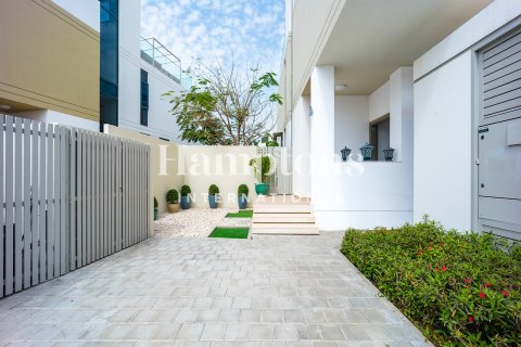Adosado en Golf Grove, Dubai Hills Estate, Dubai, 3 dormitorios, 295.93971941 m², № 123231 - foto 16