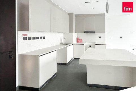 Apartment in Al Satwa, Dubai 1 bedroom, 70.7 sq.m. № 55575 - photo 11