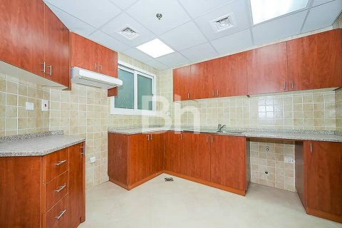 Купить квартиру в Джумейра Лейк Тауэрс, Дубай: 3 спальни, 106м², № 56958 - фото 1