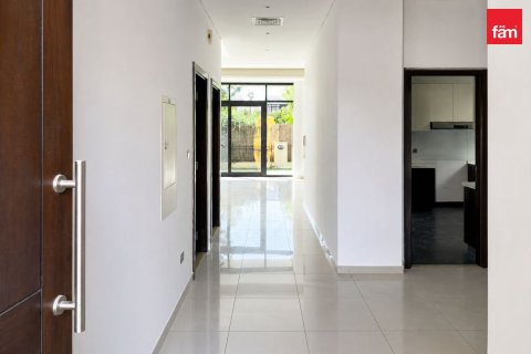 Villa in Dubai 5 bedrooms, 421.6 sq.m. № 118372 - photo 6