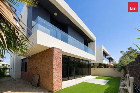 Villa in Dubai 5 bedrooms, 421.6 sq.m. № 118372 - photo 5