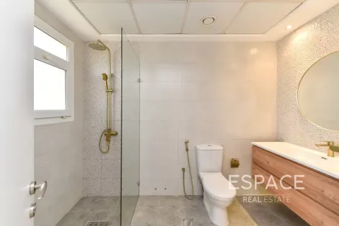 Снять в аренду виллу в Арабиан Ранчес, Дубай: 2 спальни, 175м², № 71294 - фото 10