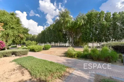 Снять в аренду виллу в Арабиан Ранчес, Дубай: 2 спальни, 175м², № 71294 - фото 13