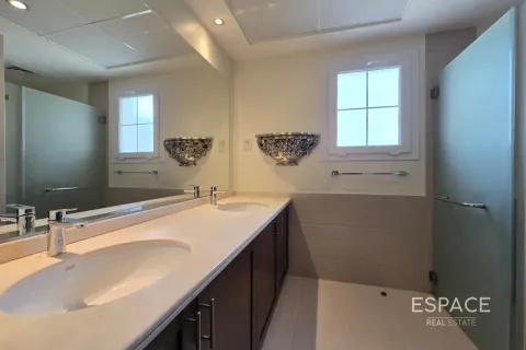 Снять в аренду таунхаус в Арабиан Ранчес, Дубай: 3 спальни, 234м², № 71310 - фото 14