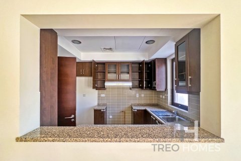 Villa in Reem, Dubai 3 bedrooms, 200 sq.m. № 13438 - photo 15