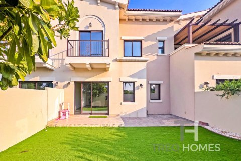 Villa in Reem, Dubai 3 bedrooms, 200 sq.m. № 13438 - photo 14