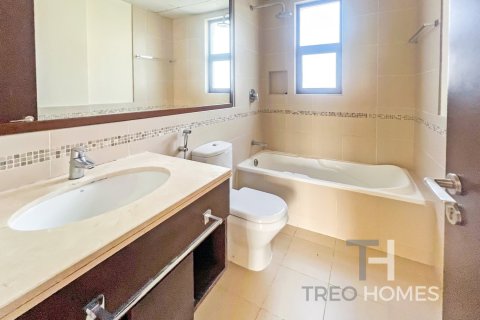 Villa in Reem, Dubai 3 bedrooms, 200 sq.m. № 13438 - photo 6