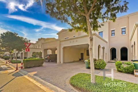 Villa in Reem, Dubai 3 bedrooms, 200 sq.m. № 13438 - photo 11