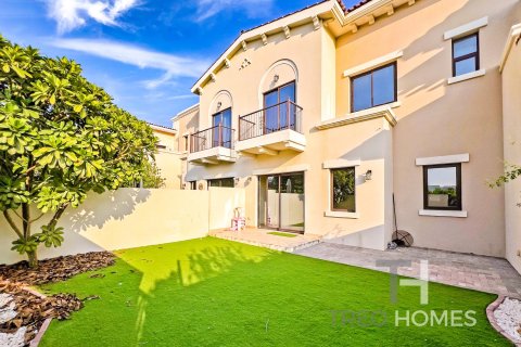 Villa in Reem, Dubai 3 bedrooms, 200 sq.m. № 13438 - photo 1