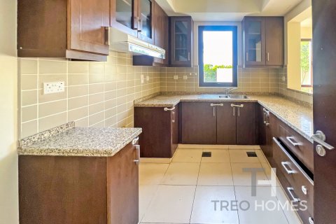Villa in Reem, Dubai 3 bedrooms, 200 sq.m. № 13438 - photo 16