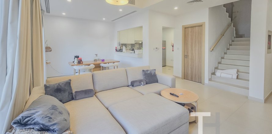Villa en Dubai, 3 dormitorios, 161 m², № 13444