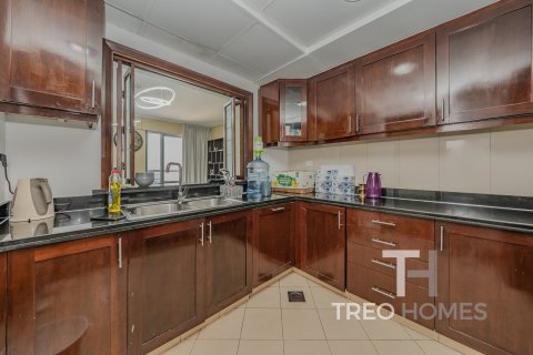 Apartment in Greens, Dubai 2 bedrooms, 118 sq.m. № 13439 - photo 6