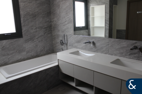 Villa in Al Furjan, Dubai 4 bedrooms, 567 sq.m. № 76095 - photo 12