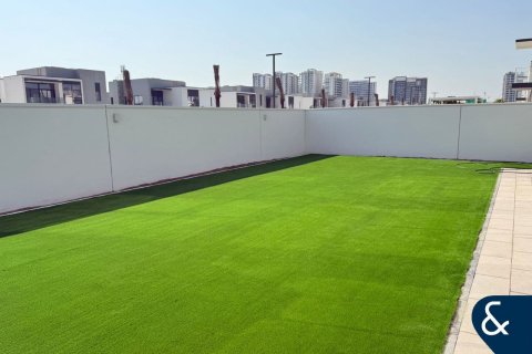 Villa in Al Furjan, Dubai 4 bedrooms, 567 sq.m. № 76095 - photo 15