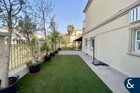 Villa in Jumeirah Village Triangle, Dubai 4 bedrooms, 649 sq.m. № 76194 - photo 21