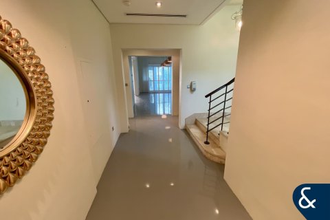 Villa in Jumeirah Village Triangle, Dubai 4 bedrooms, 649 sq.m. № 76194 - photo 4