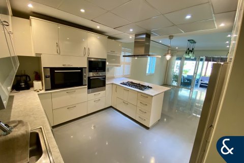 Villa in Jumeirah Village Triangle, Dubai 4 bedrooms, 649 sq.m. № 76194 - photo 7