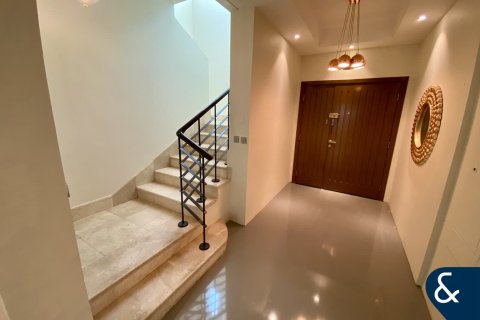 Villa in Jumeirah Village Triangle, Dubai 4 bedrooms, 649 sq.m. № 76194 - photo 27