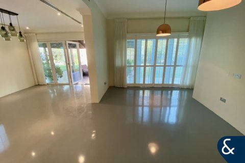 Villa in Jumeirah Village Triangle, Dubai 4 bedrooms, 649 sq.m. № 76194 - photo 6