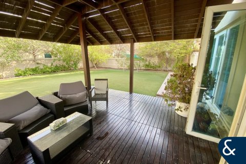 Villa in Jumeirah Village Triangle, Dubai 4 bedrooms, 649 sq.m. № 76194 - photo 13