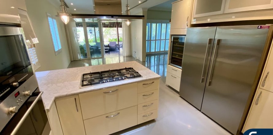 Villa in Jumeirah Village Triangle, Dubai 4 bedrooms, 649 sq.m. № 76194