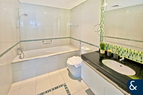 Apartamento en Damac Heights, Dubai Marina, Dubai, 2 dormitorios, 118 m², № 76195 - foto 9