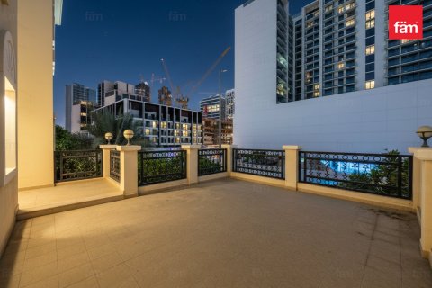 Снять в аренду виллу в Дубае: 2 спальни, 767.3м², № 89340 - фото 9