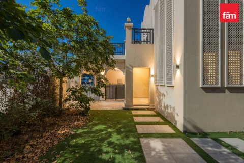 Снять в аренду виллу в Дубае: 2 спальни, 767.3м², № 89340 - фото 11