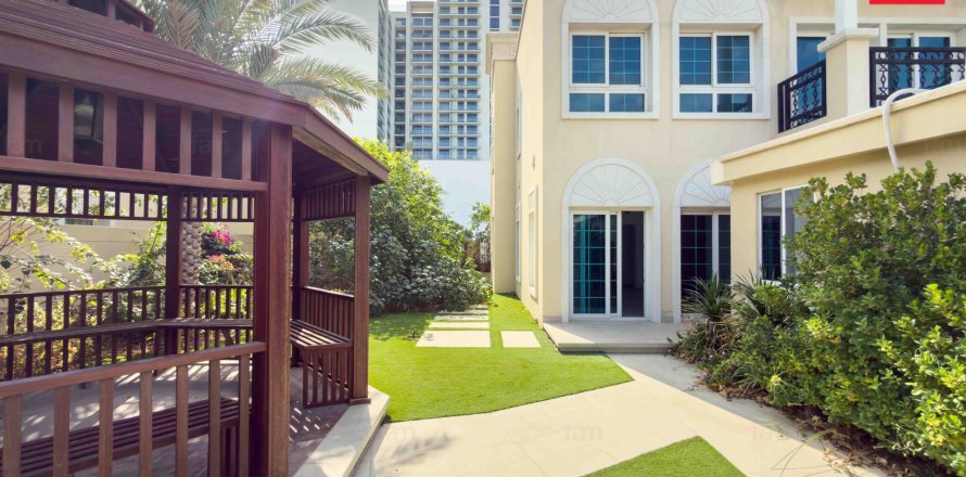 Вилла в Дубае, 2 спальни, 767.3м², № 89340