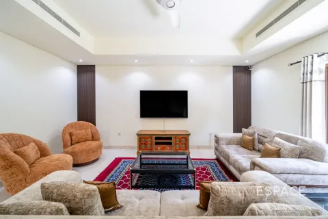 Adosado en Al Furjan, Dubai, 3 dormitorios, 262 m², № 122273 - foto 3