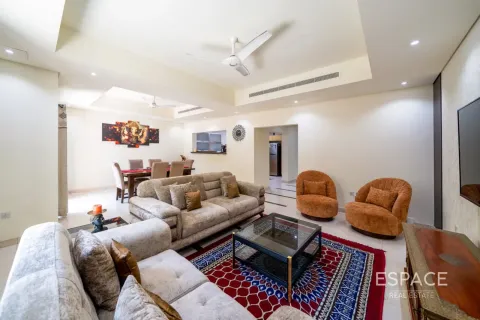 Adosado en Al Furjan, Dubai, 3 dormitorios, 262 m², № 122273 - foto 2