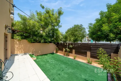 Adosado en Al Furjan, Dubai, 3 dormitorios, 262 m², № 122273 - foto 8