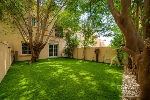 Villa en Springs 12, The Springs, Dubai, 2 dormitorios, 153 m², № 122271