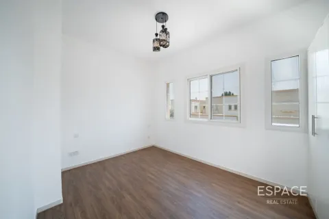 Villa en Springs 12, The Springs, Dubai, 2 dormitorios, 153 m², № 122271 - foto 5