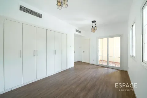 Villa en Springs 12, The Springs, Dubai, 2 dormitorios, 153 m², № 122271 - foto 8