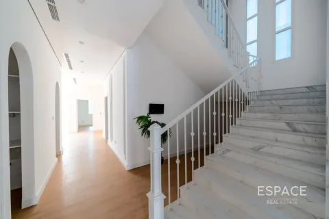 Villa en Al Furjan, Dubai, 7 dormitorios, 595 m², № 122274 - foto 15