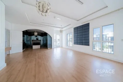 Villa en Al Furjan, Dubai, 7 dormitorios, 595 m², № 122274