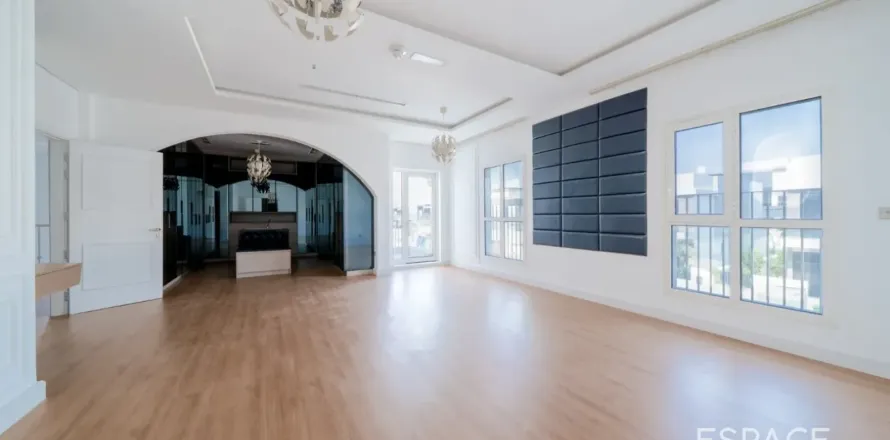 Villa en Al Furjan, Dubai, 7 dormitorios, 595 m², № 122274
