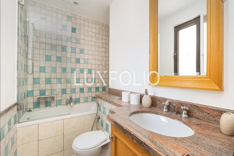Apartment in Old Town, Dubai 2 bedrooms, 115 sq.m. № 46245 - photo 14