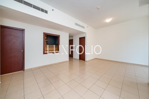 Apartment in Rimal, Jumeirah Beach Residence, Dubai 2 bedrooms, 131 sq.m. № 46243 - photo 1