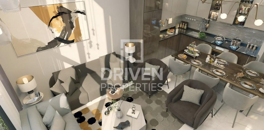 Adosado en Dubai Investment Park, Dubai, 4 dormitorios, 79.53 m², № 138431