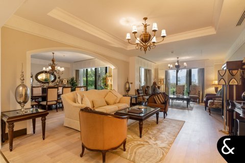 Купить виллу в The Crescent, Пальма Джумейра, Дубай: 5 спален, 413м², № 75703 - фото 8