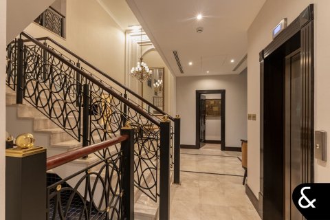 Купить виллу в The Crescent, Пальма Джумейра, Дубай: 5 спален, 413м², № 75703 - фото 21